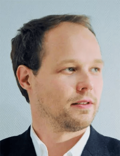 alumni-romain-400x520-c-default