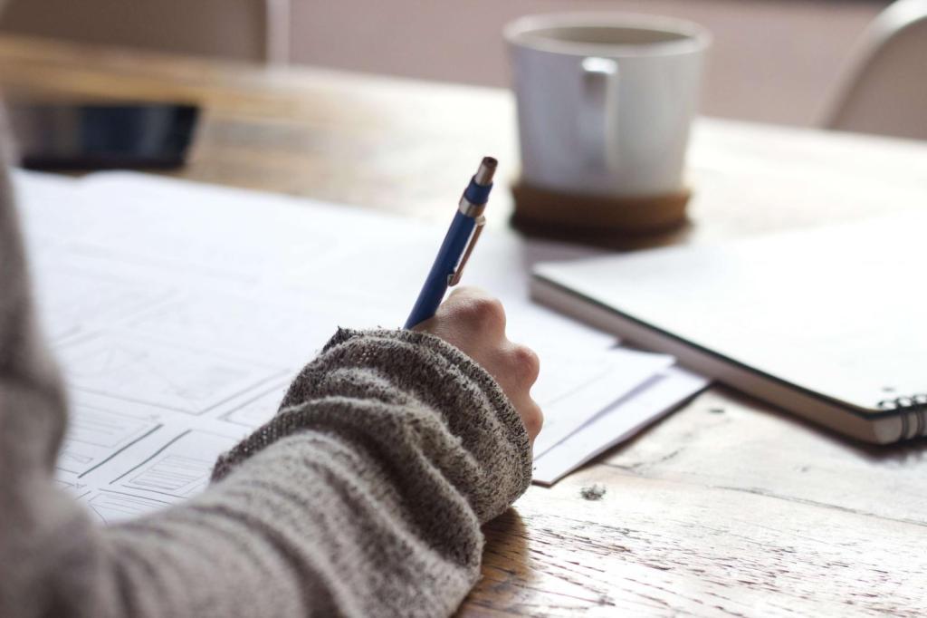 etudiant en train d'écrire à l'esce